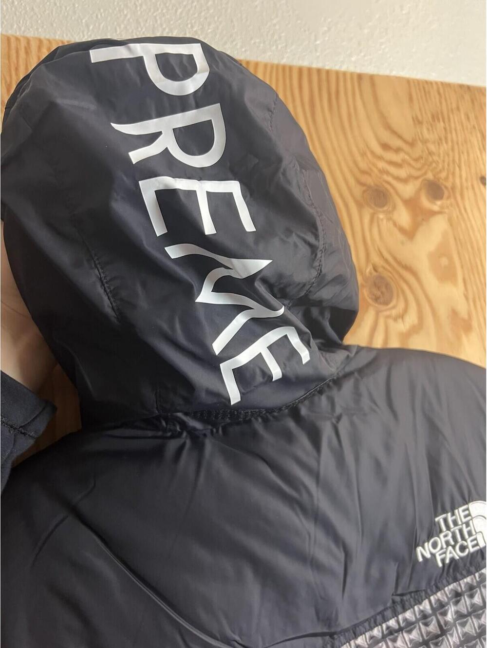 Supreme x The North Face Studded Nuptse Vest Mens M Black Puffer Hoody Jacket - Picture 8 of 15